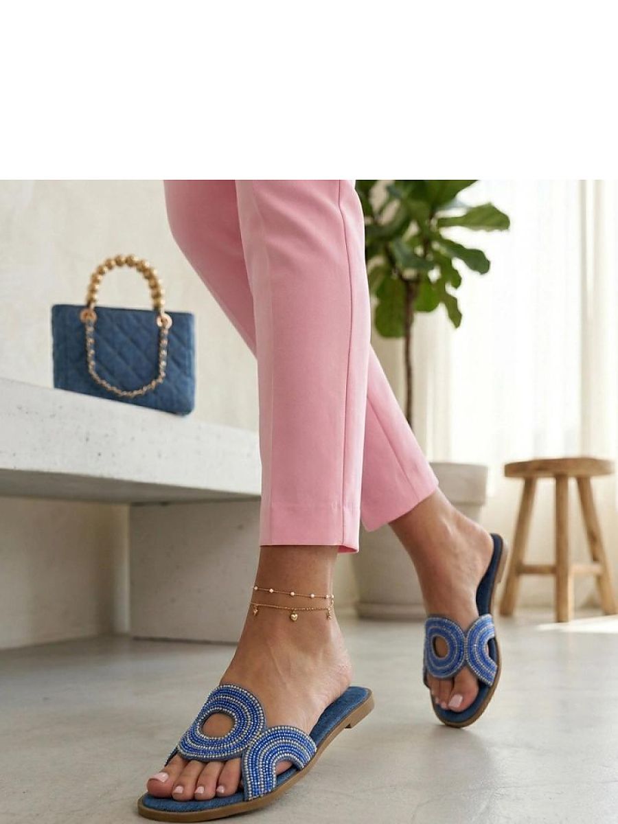 Sandales bleu avec zircons délicats, talon 1 cm, vue de profil