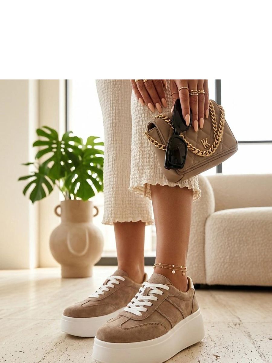 Baskets plateforme beige en cuir suédé, vue de profil et dessus