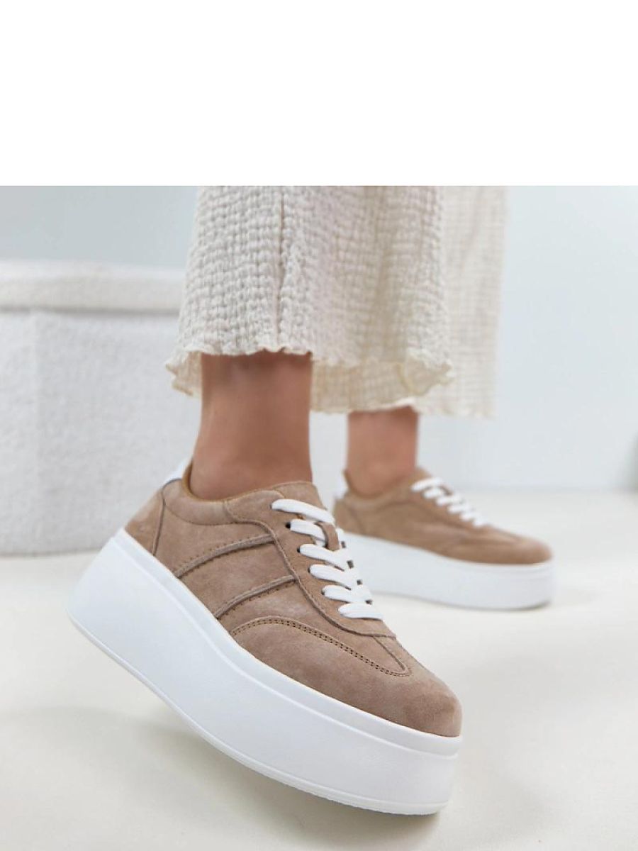 Baskets plateforme beige en cuir suédé, vue de profil et dessus — vue 3