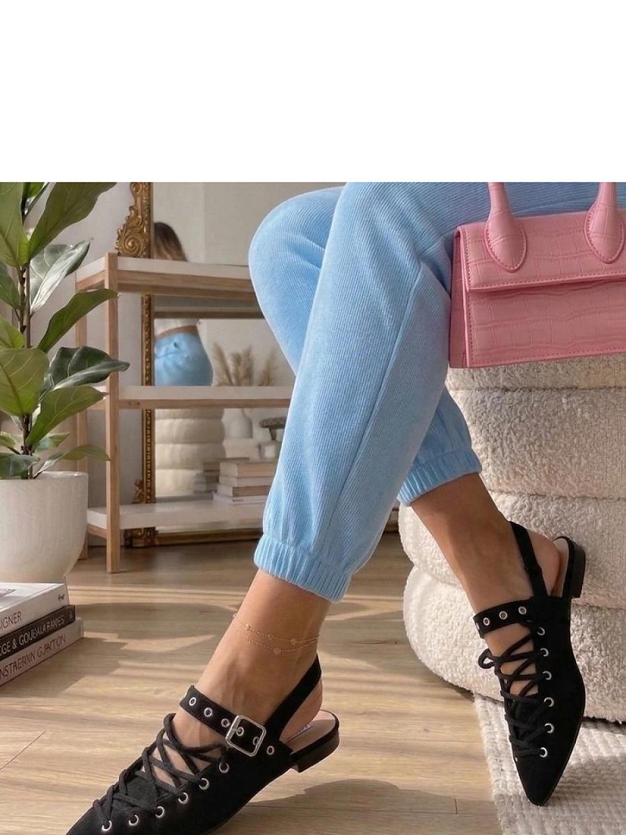 Ballerine noire en suédé avec nœud décoratif et boucle d'ajustement — vue 1