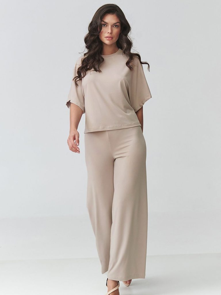 Ensemble Camille beige composé d'un chemisier ample et d'un pantalon jambe large — vue 1