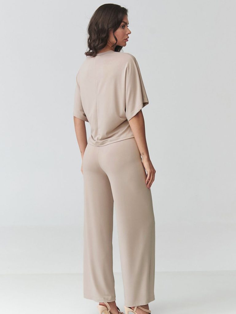 Ensemble Camille beige composé d'un chemisier ample et d'un pantalon jambe large — vue 2