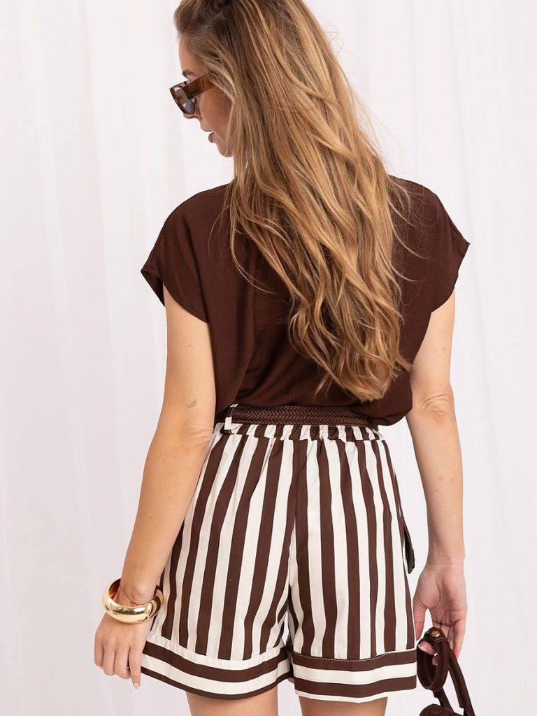 Shorts Italy Moda — vue 3